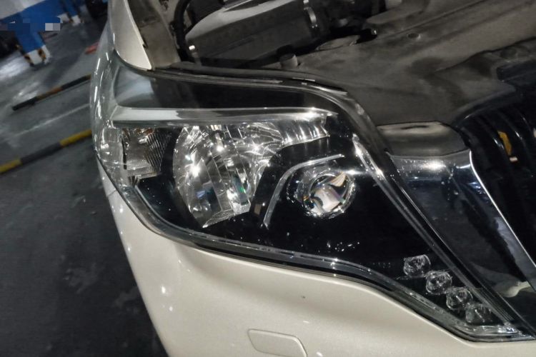 Used Toyota Prado  Right Front Headlight