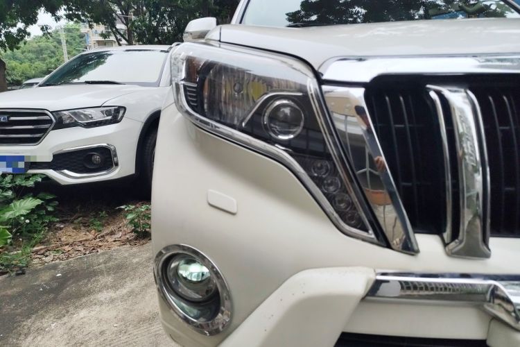 Used Toyota Prado  Right Front Headlight