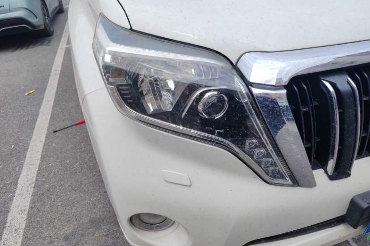 Used Toyota Prado  Right Front Headlight