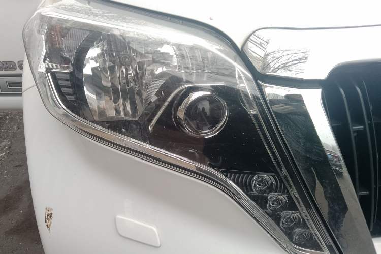 Used Toyota Prado  Right Front Headlight