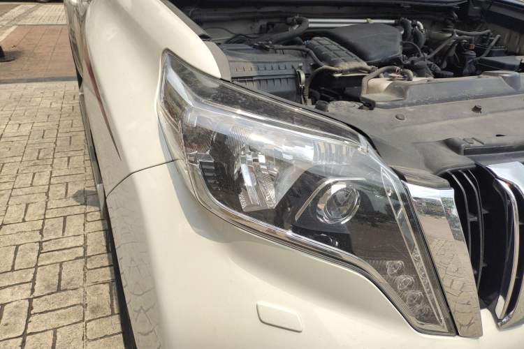 Used Toyota Prado  Right Front Headlight