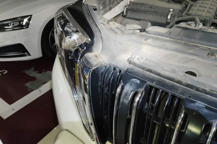 Used Toyota Prado  Right Front Headlight