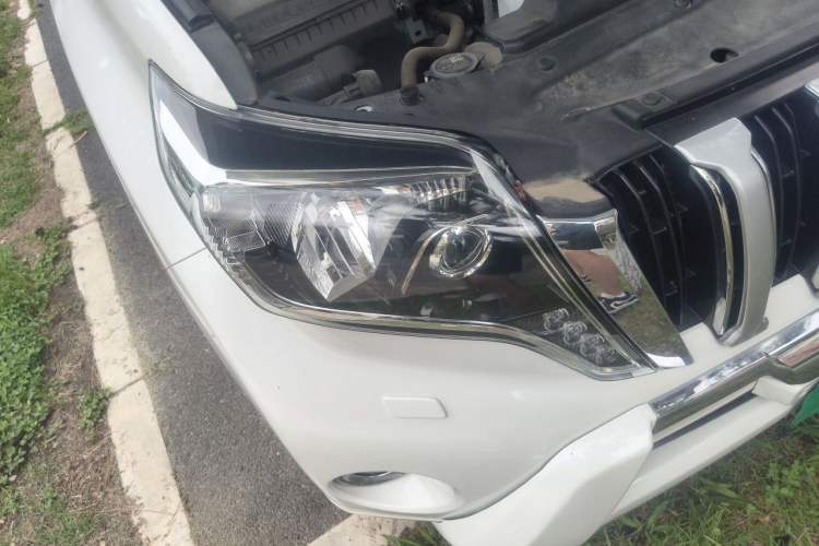 Used Toyota Prado  Right Front Headlight