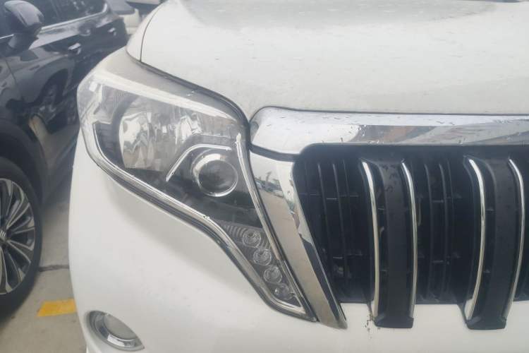 Used Toyota Prado 2015 2.7L Parallel Import Right Front Headlight