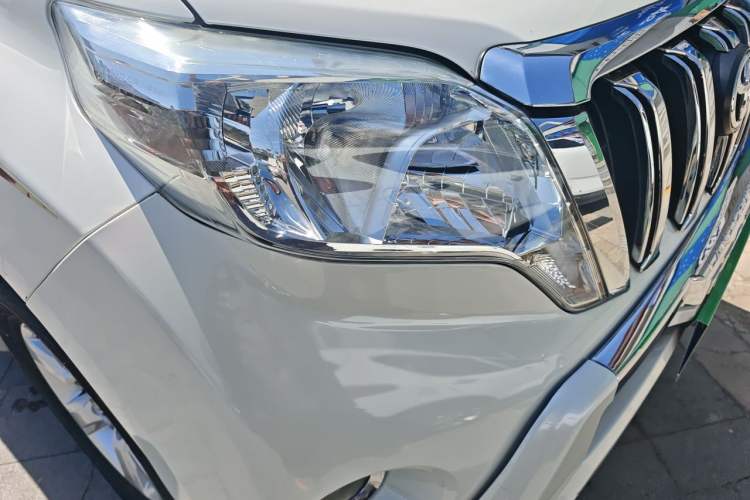 Used Toyota Prado  Right Front Headlight