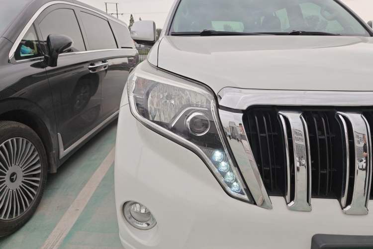 Used Toyota Prado 2015 2.7L Automatic Standard Edition Right Front Headlight