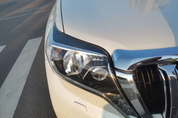 Used Toyota Prado  Right Front Headlight