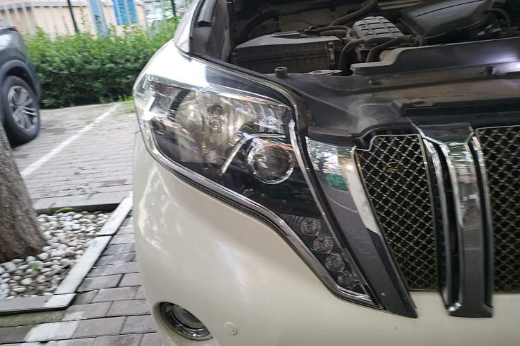 Used Toyota Prado  Right Front Headlight