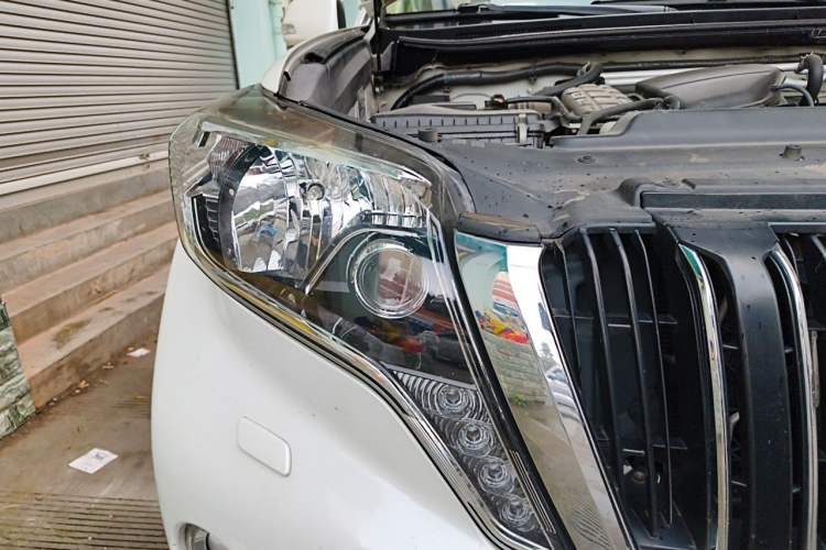 Used Toyota Prado 2015 2.7L Automatic Luxury Edition Right Front Headlight