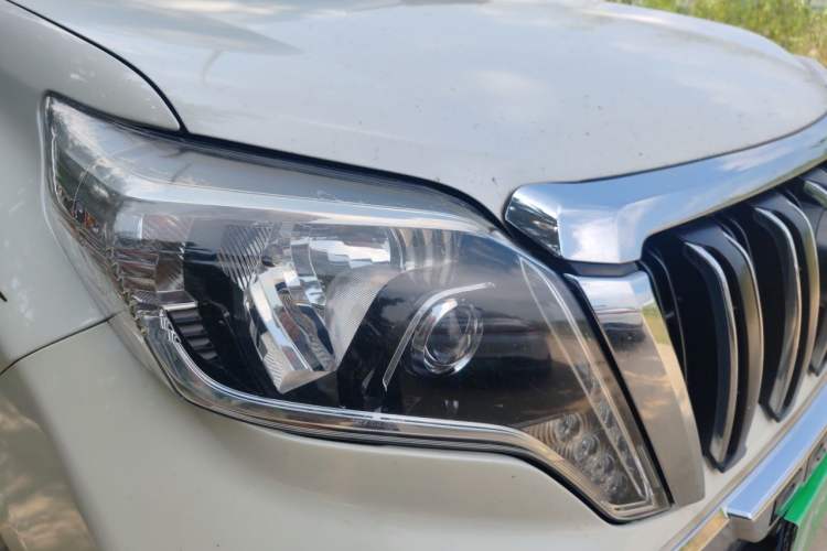 Used Toyota Prado  Right Front Headlight