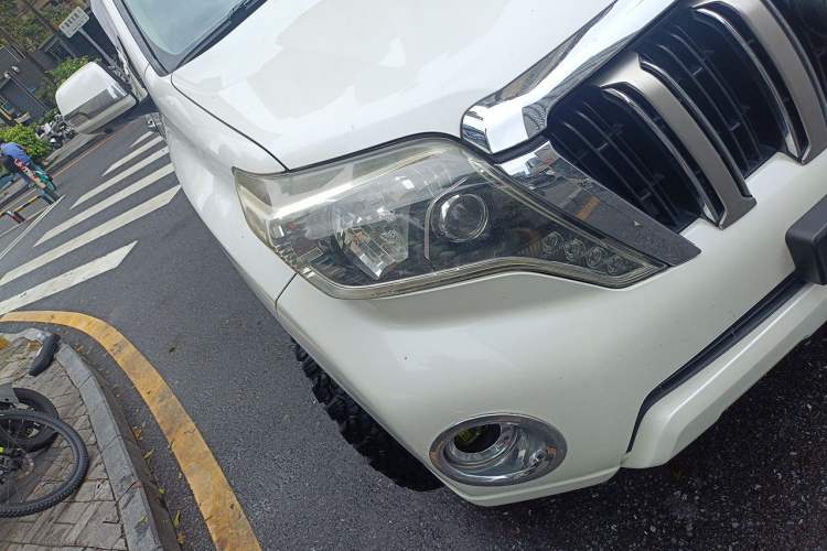 Used Toyota Prado  Right Front Headlight