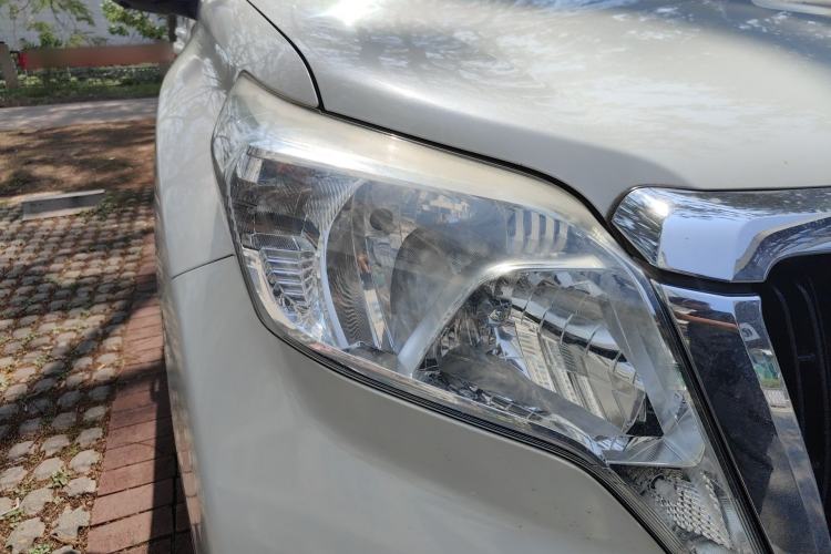 Used Toyota Prado  Right Front Headlight