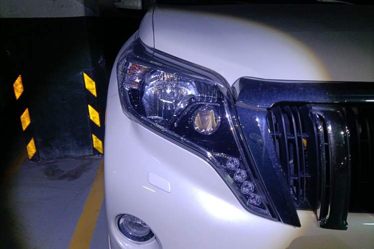 Used Toyota Prado  Right Front Headlight