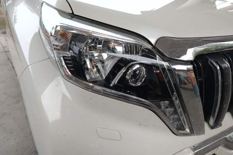 Used Toyota Prado 2015 2.7L Parallel Import Right Front Headlight