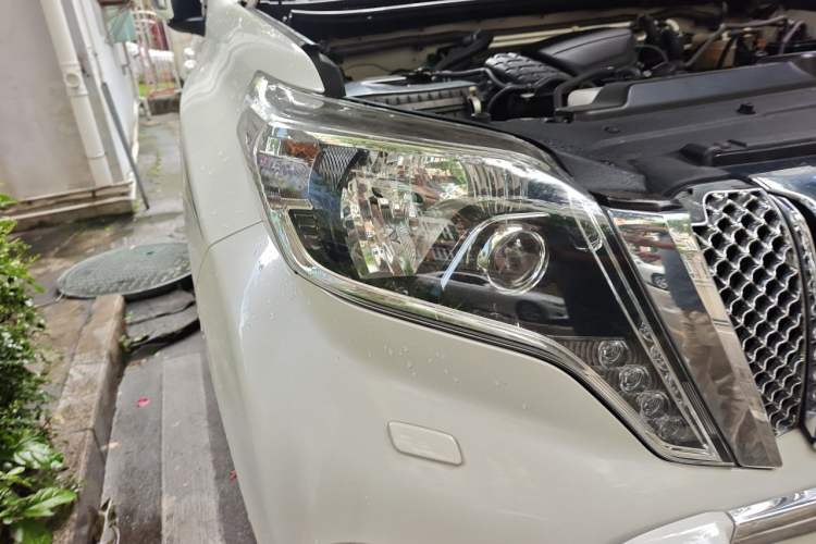 Used Toyota Prado  Right Front Headlight