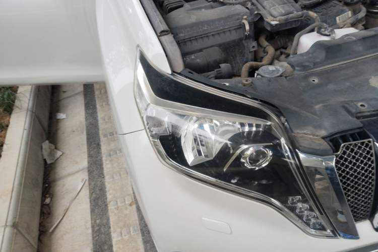 Used Toyota Prado  Right Front Headlight