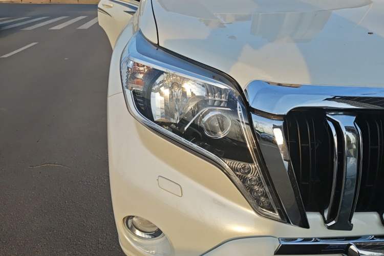 Used Toyota Prado  Right Front Headlight