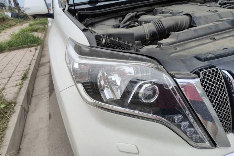 Used Toyota Prado  Right Front Headlight