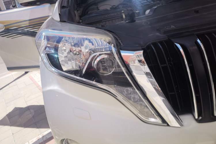 Used Toyota Prado  Right Front Headlight