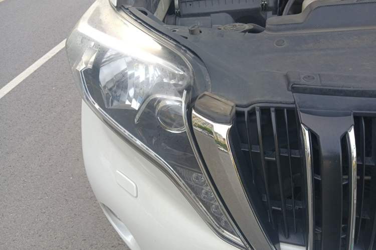 Used Toyota Prado 2015 2.7L Automatic Luxury Edition Right Front Headlight