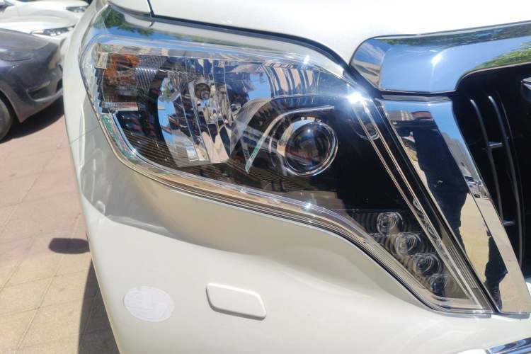 Used Toyota Prado  Right Front Headlight