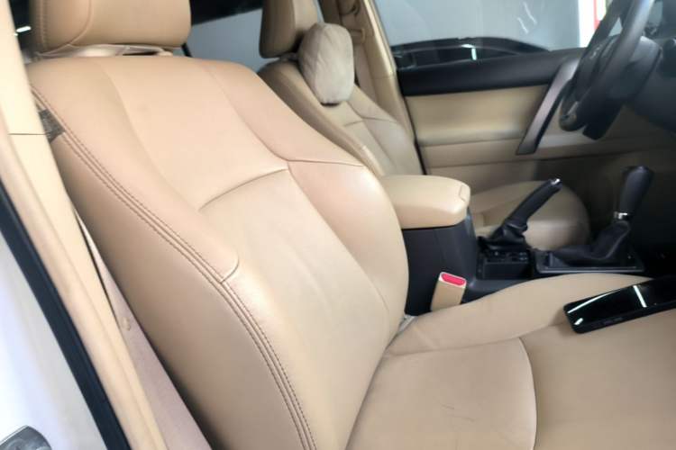 Used Toyota Prado 2015 2.7L Automatic Luxury Edition Right Front Seat