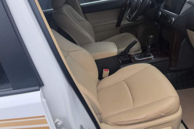 Used Toyota Prado 2015 2.7L Automatic Standard Edition Right Front Seat
