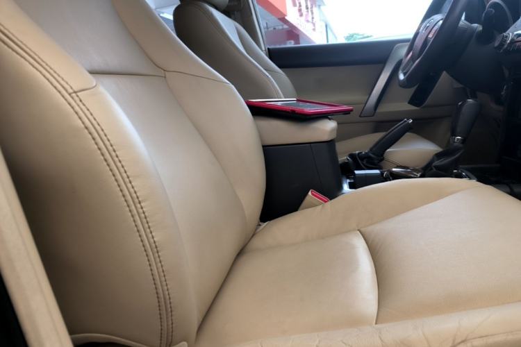 Used Toyota Prado 2015 2.7L Automatic Luxury Edition Right Front Seat