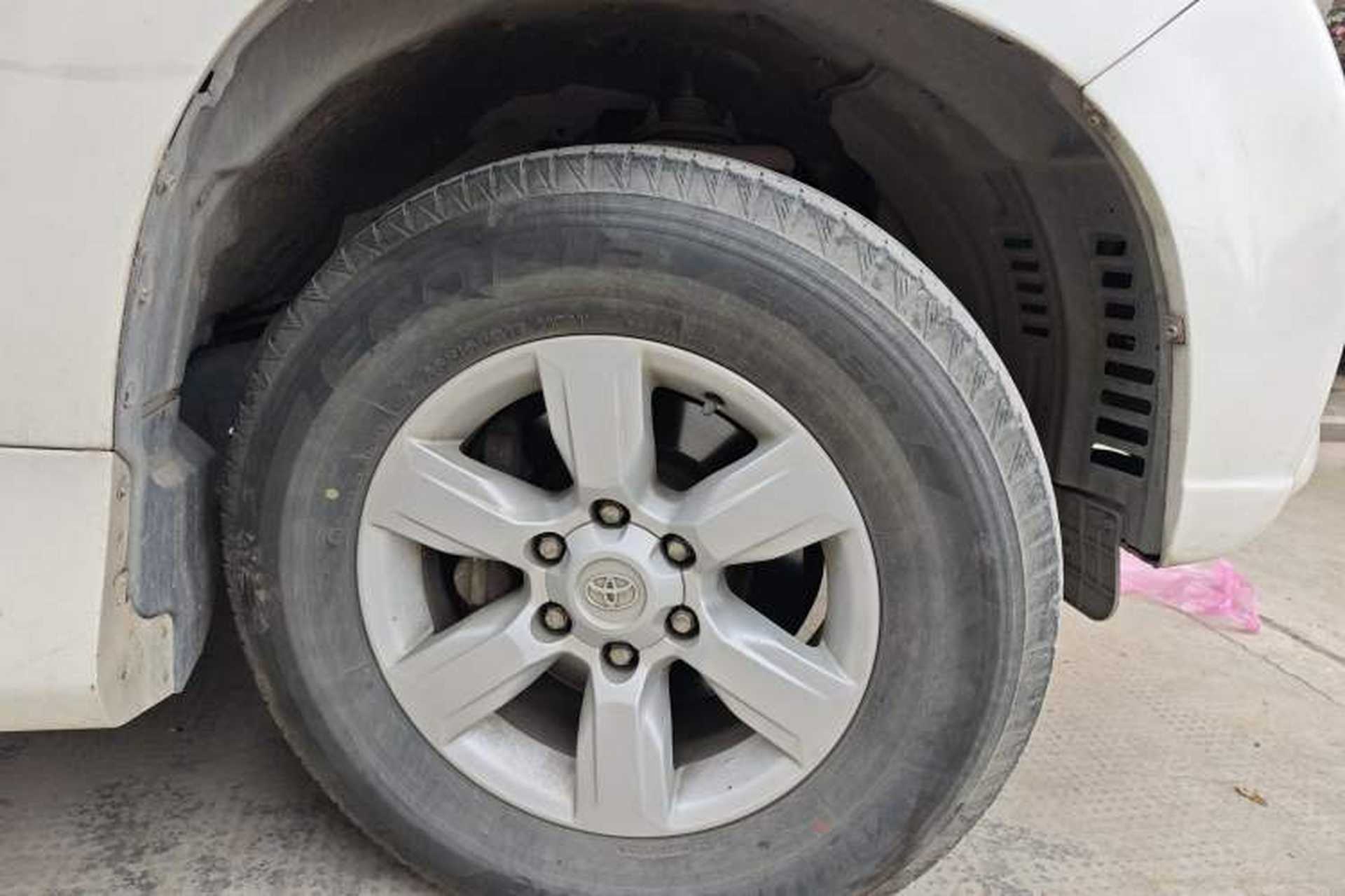Used Toyota Prado 2015 2.7L TXL Middle East Version Right Front Wheel Hub