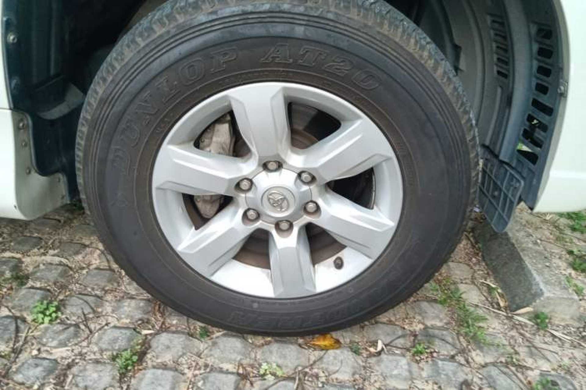 Used Toyota Prado 2015 2.7L TXL Middle East Version Right Front Wheel Hub