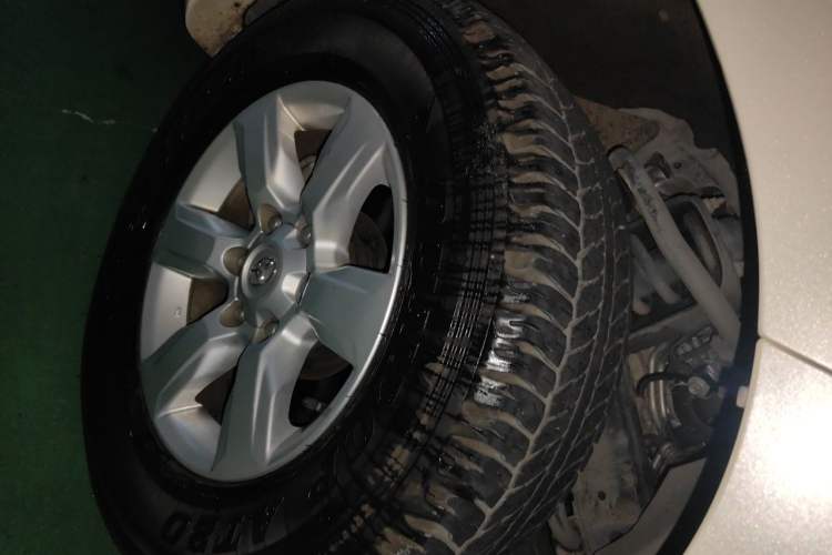 Used Toyota Prado  Right Front Wheel Hub