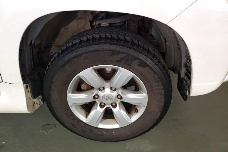 Used Toyota Prado 2015 2.7L Parallel Import Right Front Wheel Hub