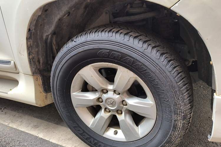 Used Toyota Prado  Right Front Wheel Hub