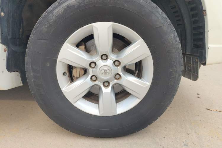 Used Toyota Prado 2015 2.7L Automatic Luxury Edition Right Front Wheel Hub