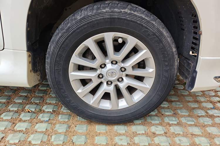 Used Toyota Prado 2015 2.7L TXL Middle East Version Right Front Wheel Hub