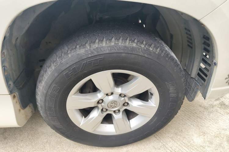 Used Toyota Prado  Right Front Wheel Hub