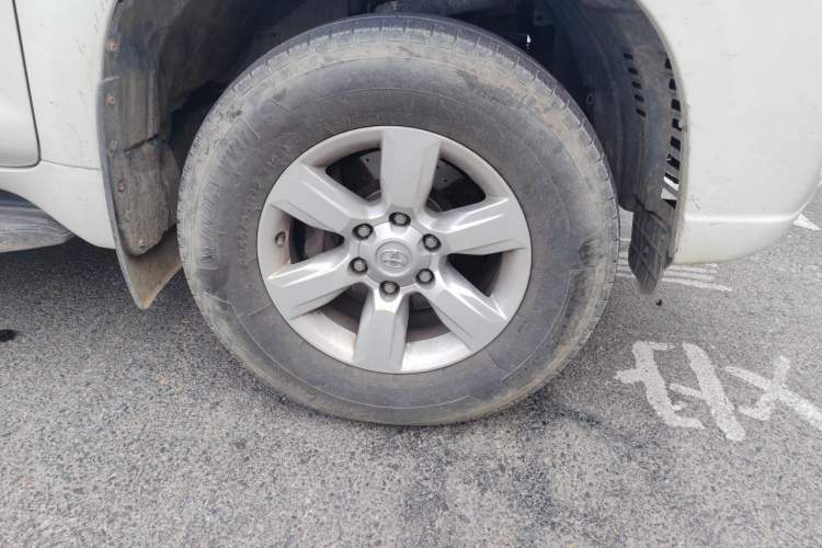 Used Toyota Prado  Right Front Wheel Hub