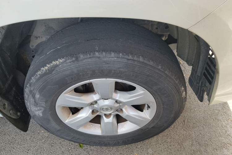 Used Toyota Prado  Right Front Wheel Hub