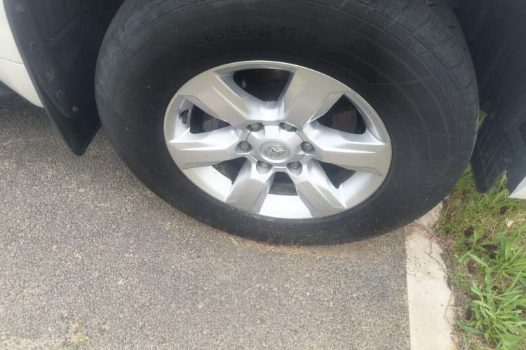 Used Toyota Prado  Right Front Wheel Hub