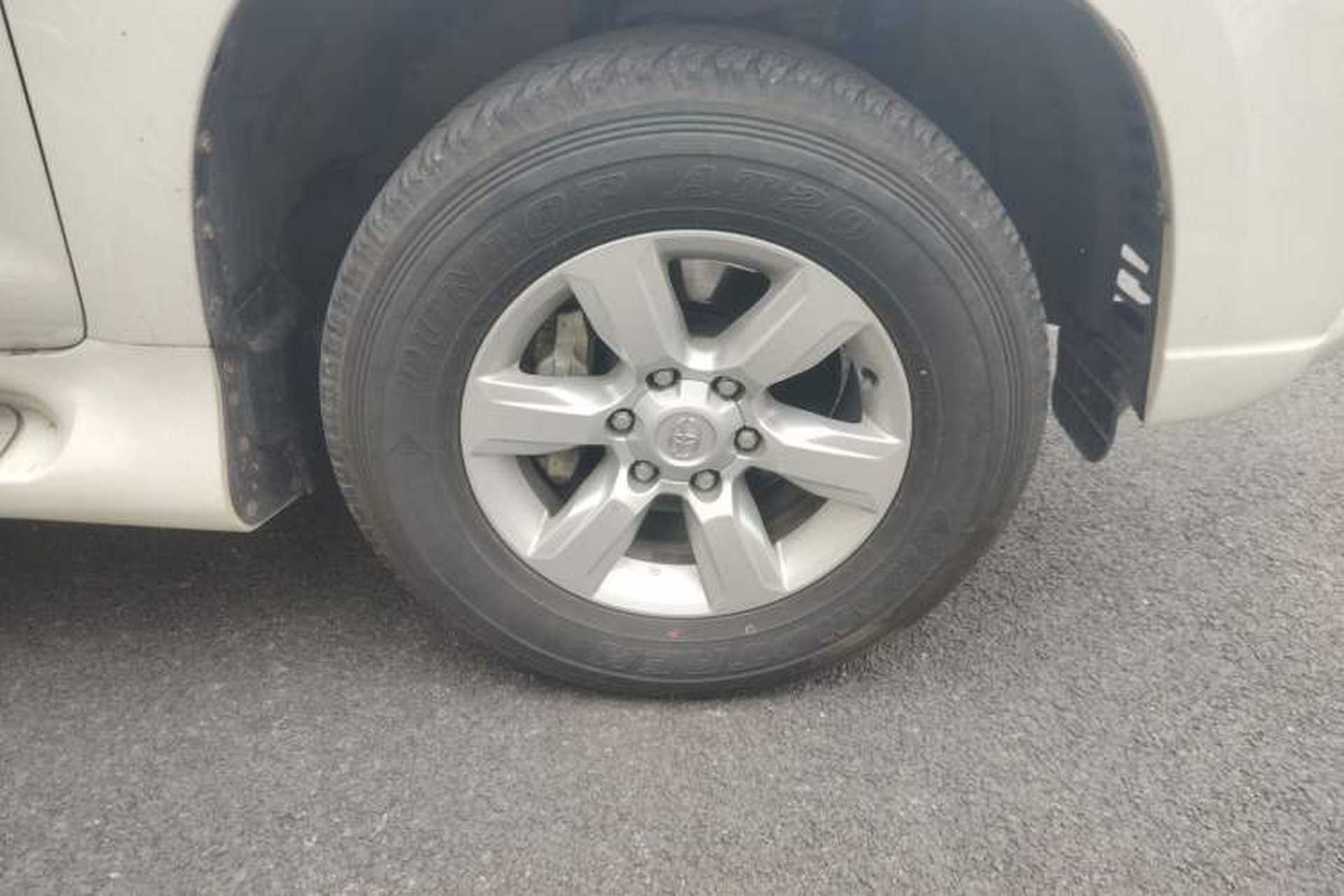 Used Toyota Prado 2015 2.7L TXL Middle East Version Right Front Wheel Hub