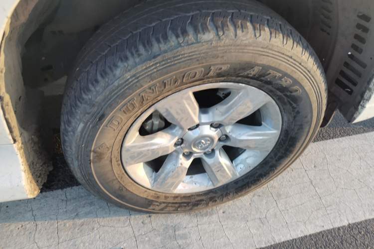 Used Toyota Prado  Right Front Wheel Hub