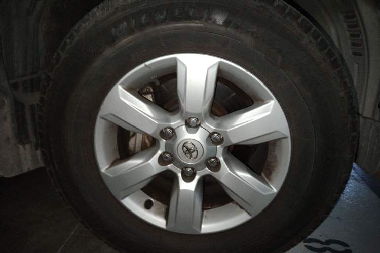 Used Toyota Prado 2015 2.7L TXL Middle East Version Right Front Wheel Hub