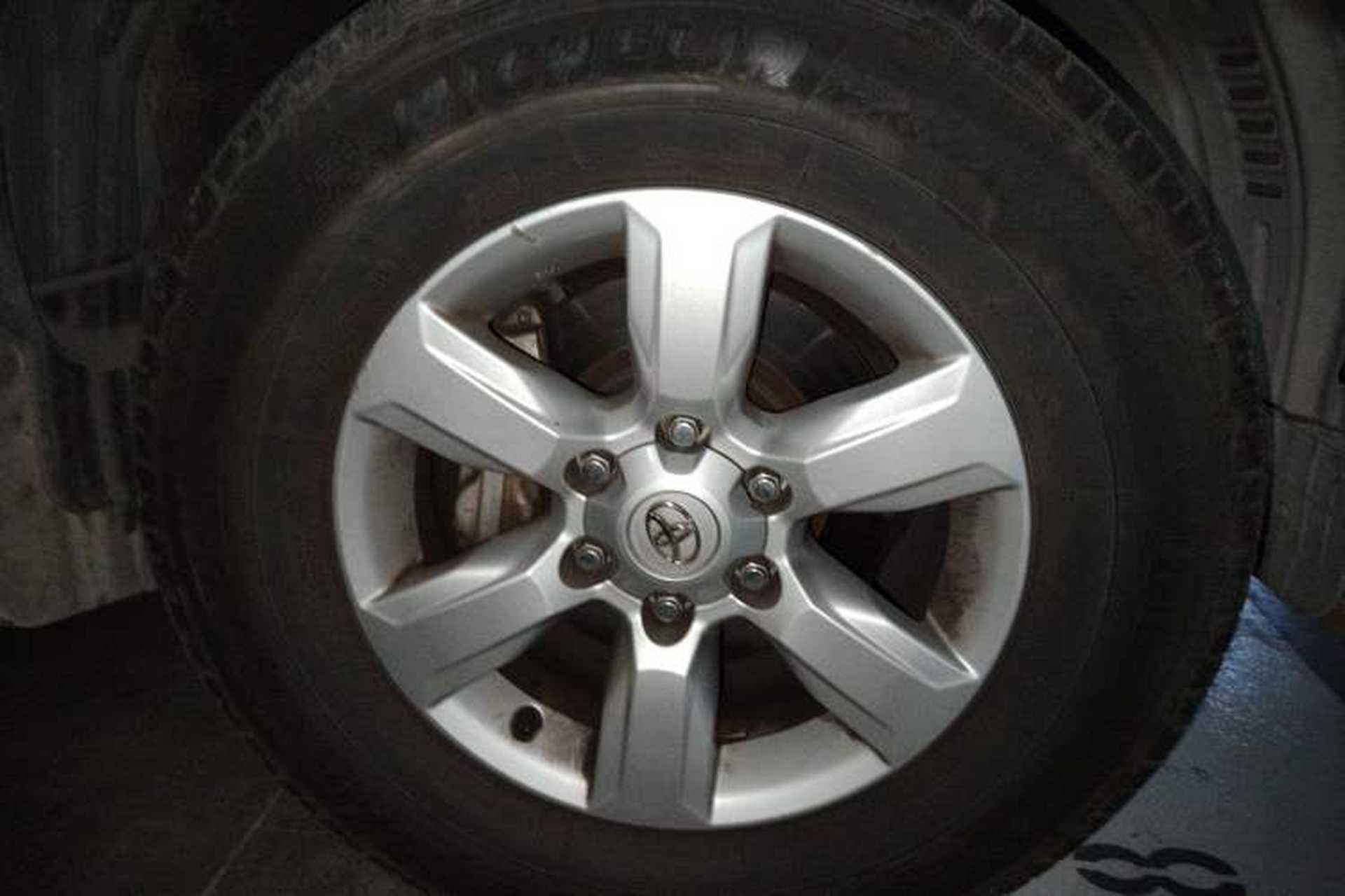 Used Toyota Prado 2015 2.7L TXL Middle East Version Right Front Wheel Hub