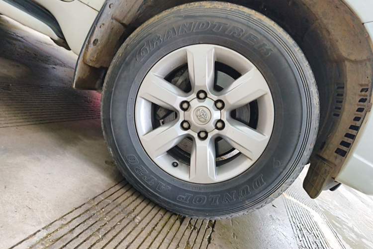 Used Toyota Prado 2015 2.7L Automatic Luxury Edition Right Front Wheel Hub
