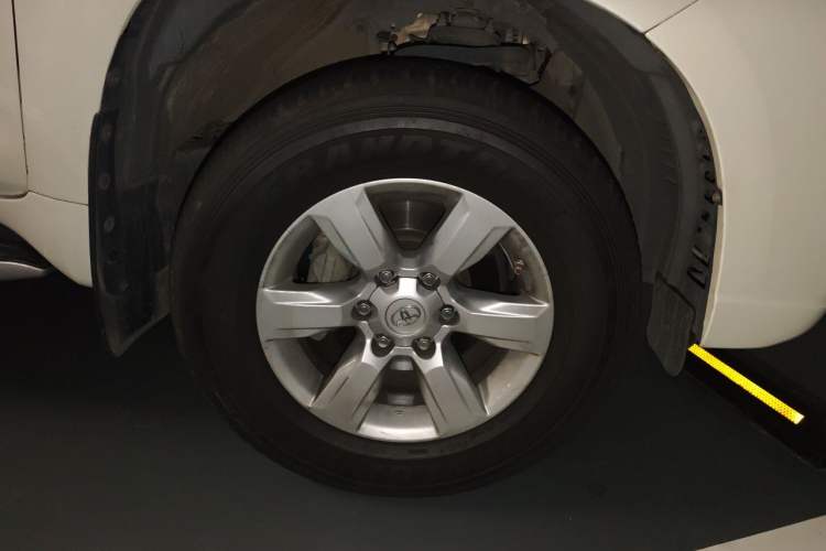 Used Toyota Prado 2015 2.7L Automatic Luxury Edition Right Front Wheel Hub