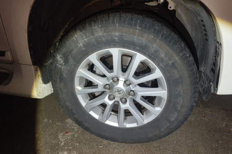 Used Toyota Prado 2015 2.7L TXL Middle East Version Right Front Wheel Hub