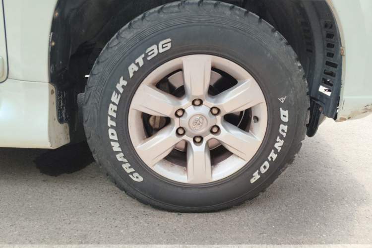 Used Toyota Prado 2015 2.7L 4x4 Gasoline Version 7 Seats U.S. Specification Right Front Wheel Hub