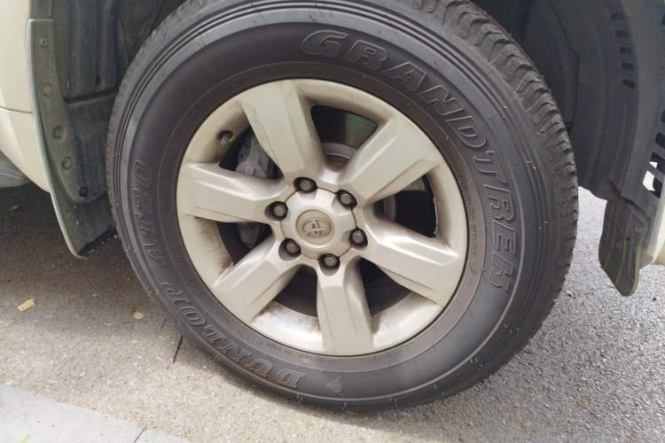 Used Toyota Prado 2015 2.7L Automatic Standard Edition Right Front Wheel Hub