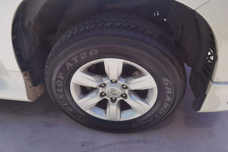 Used Toyota Prado 2015 2.7L TXL Middle East Version Right Front Wheel Hub