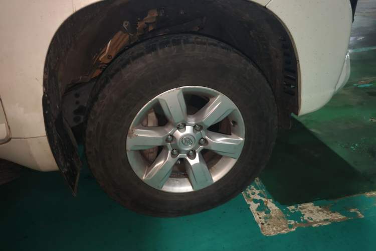 Used Toyota Prado 2015 2.7L Automatic Luxury Edition Right Front Wheel Hub